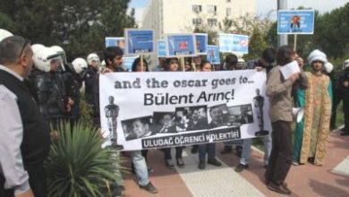bulent-arinca-uludag-universitesi-nde-protesto