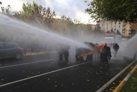 amedde gever protestosuna saldiri