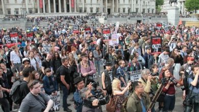 parlamentonun resmi acilisi protesto ile basladi 03