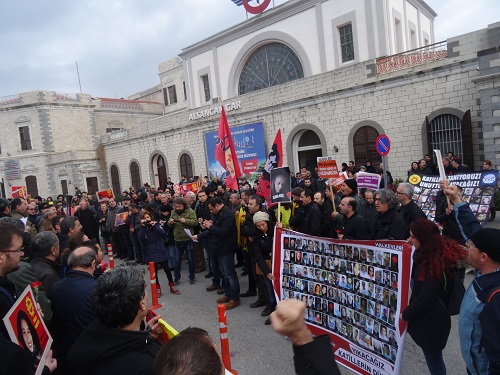 İzmirde Ankara katliamı anması