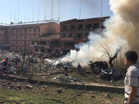 Elazığ Emniyet Müdürlüğüne bombalı araçla eylem